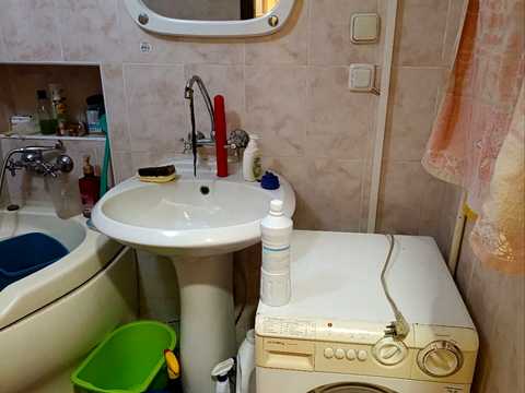 комерційна за адресою Чернишевська вул., 85