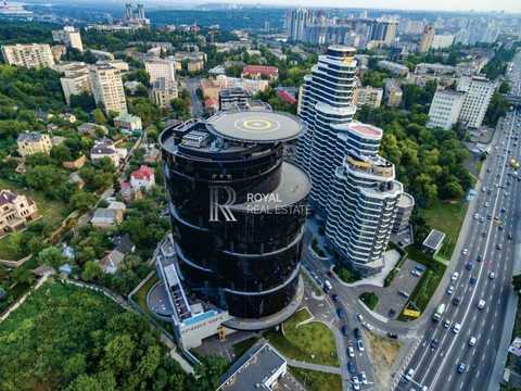 комерційна за адресою Болсуновська вул. (Сергія Струтинського), 13-15
