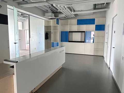 комерційна за адресою Спортивна пл., 1-а