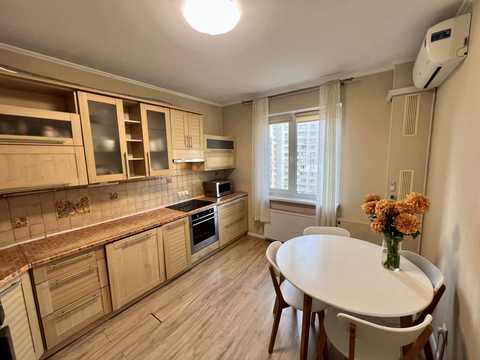 квартира по адресу Анны Ахматовой ул., 43