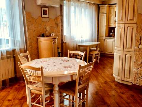 квартира за адресою Велика Васильківська вул. (Червоноармійська), 85-87