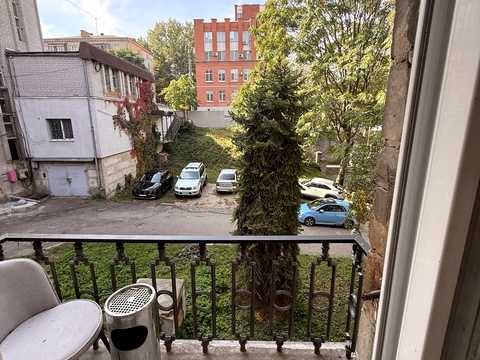 комерційна за адресою Братів П'ятигорських вул., 2-А