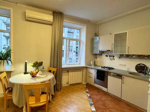 квартира за адресою Заньковецької вул., 10