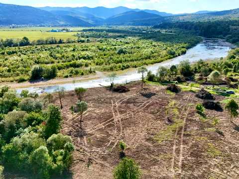участок по адресу пгт. Верхнее синевидное, Заречная ул.