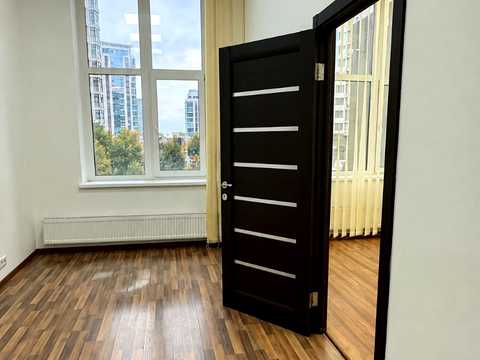 комерційна за адресою Андрія Верхогляда вул. (Михайла Драгомирова), 16