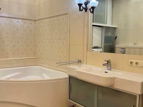 квартира за адресою Київ, Андрія Верхогляда вул. (Михайла Драгомирова), 3