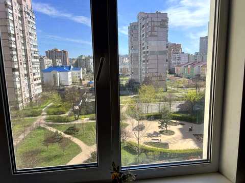 квартира за адресою Анни Ахматової вул., 43