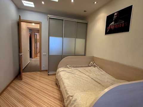 квартира за адресою Нескорених вул. (Героїв Праці), 32а