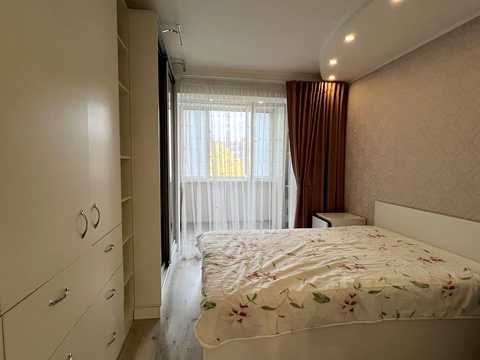 квартира за адресою Академіка Корольова вул., 76/2