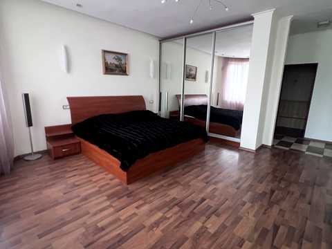 квартира за адресою Середньофонтанська вул., 19в