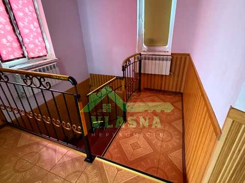 будинок за адресою смт. Великодолинське, Вербна, 18
