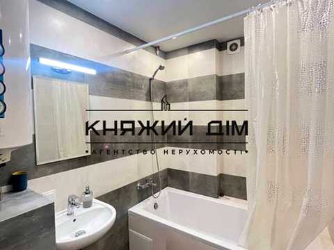 квартира за адресою В'ячеслава Чорновола вул., 30