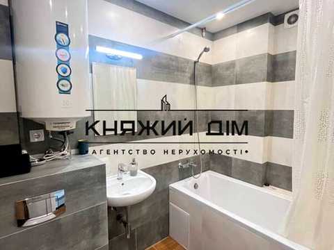квартира за адресою В'ячеслава Чорновола вул., 30