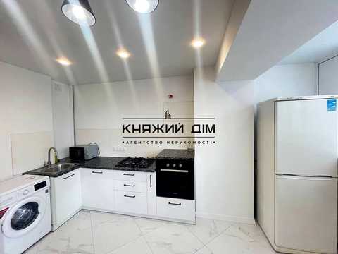 квартира за адресою В'ячеслава Чорновола вул., 30