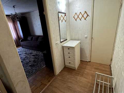 квартира за адресою Київ, Романа Шухевича просп. (Генерала Ватутіна), 2-Б