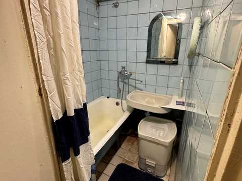 квартира за адресою Київ, Романа Шухевича просп. (Генерала Ватутіна), 2-Б