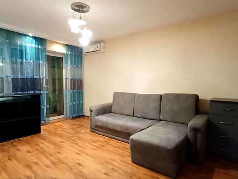 квартира за адресою Рубіновий бульв., 8