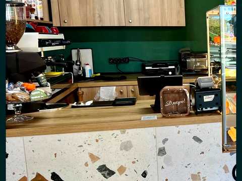 комерційна за адресою Спрейса вул., 10