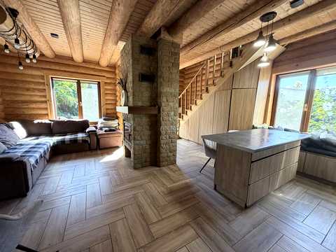 будинок за адресою с. Новосілки, Прирічна