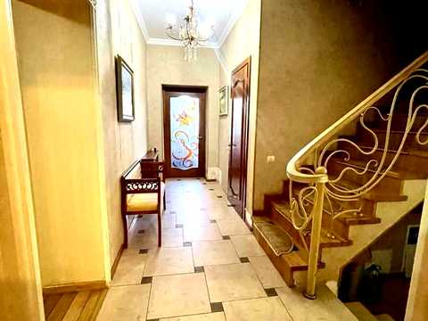 будинок за адресою 12-а Ентузіастів, 18
