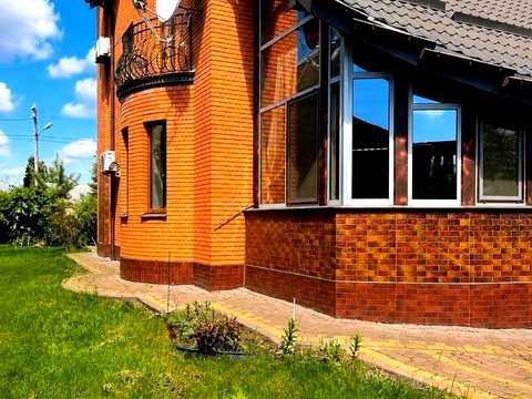 будинок за адресою 12-а Ентузіастів, 18