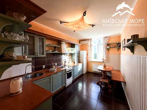 квартира за адресою Воскресенська вул., 12-А