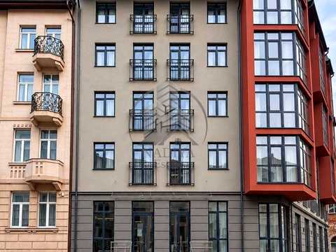 комерційна за адресою Львів, Героїв УПА вул., 71