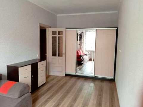 квартира за адресою с. Софіївська Борщагівка, Дорошенка вул., 10