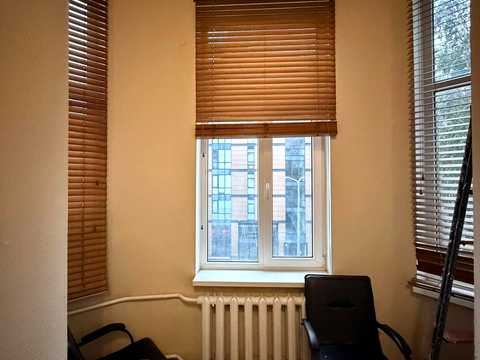 комерційна за адресою Саксаганського вул., 68/21