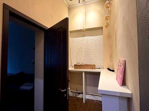 комерційна за адресою Саксаганського вул., 68/21