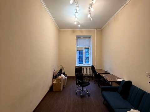 комерційна за адресою Саксаганського вул., 68/21