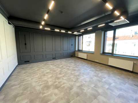 комерційна за адресою Саксаганського вул., 53/80