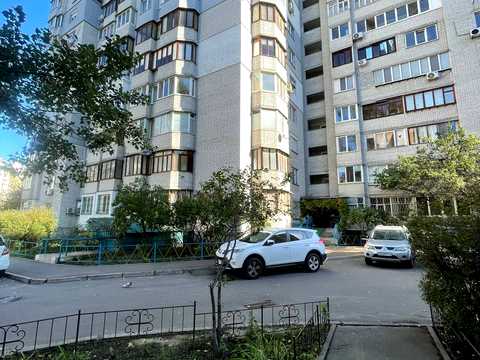 квартира за адресою Драгоманова вул., 15-А