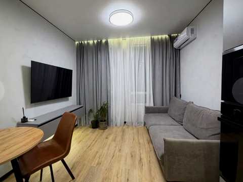 квартира за адресою Космічна вул., 5