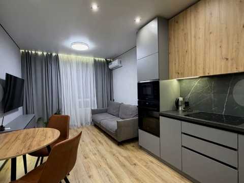 квартира за адресою Космічна вул., 5