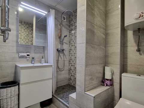 квартира по адресу Ореста Левицкого ул. (Академіка Курчатова), 8-Б