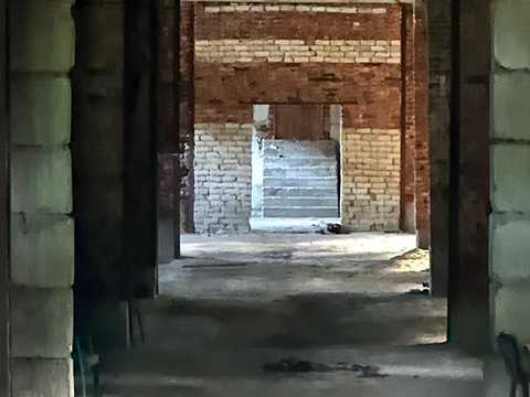 комерційна за адресою Центральна, 38