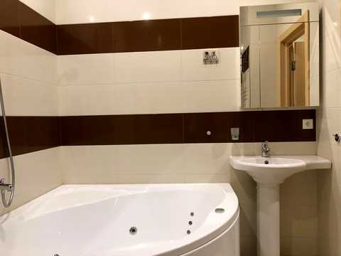квартира за адресою Раїси Окіпної вул., 18