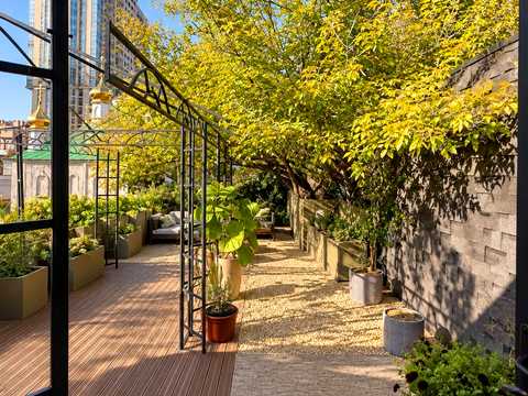 будинок за адресою Велика Васильківська вул. (Червоноармійська), 114