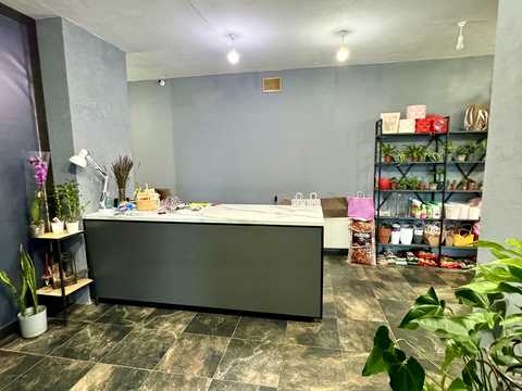 комерційна за адресою Академіка Вернадського бульв., 24