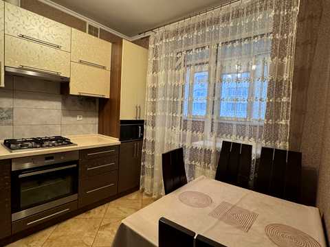 квартира за адресою Боголюбова вул., 10