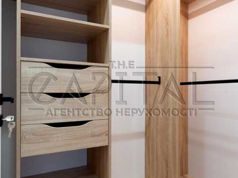 квартира за адресою Причальна вул., 8