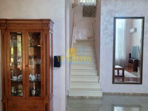 будинок за адресою с. Нові Безрадичі, Жовтнева вул.