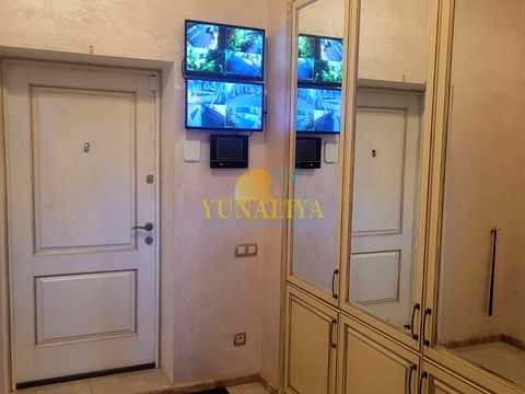 будинок за адресою с. Нові Безрадичі, Жовтнева вул.