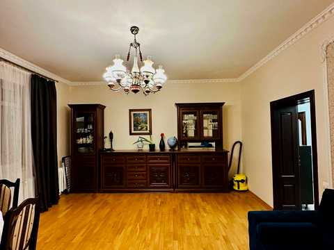 квартира за адресою Академіка Рудницького вул., 33