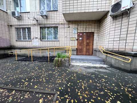 комерційна за адресою Олеся Гончара вул., 62