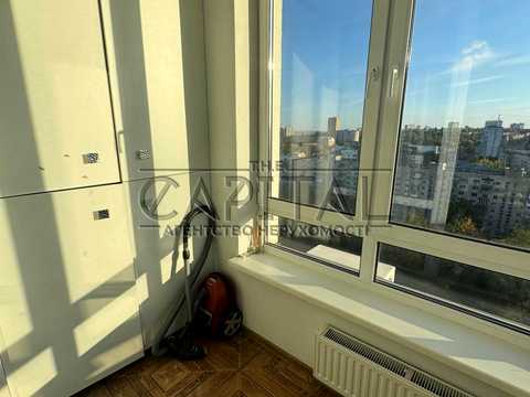 квартира за адресою Феодосійська вул., 4