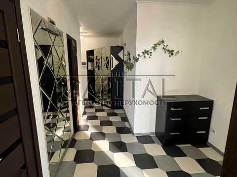 квартира за адресою Феодосійська вул., 4