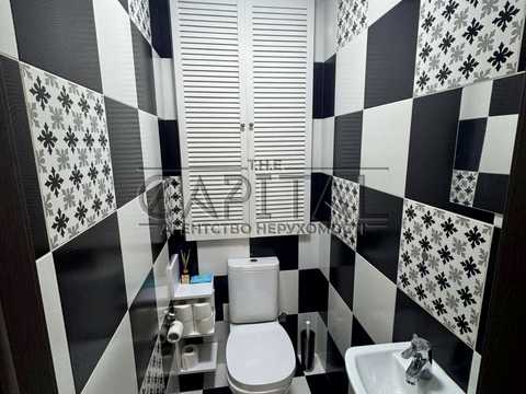 квартира за адресою Феодосійська вул., 4