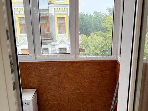 квартира за адресою Куликівський узвіз (Революції), 8/10
